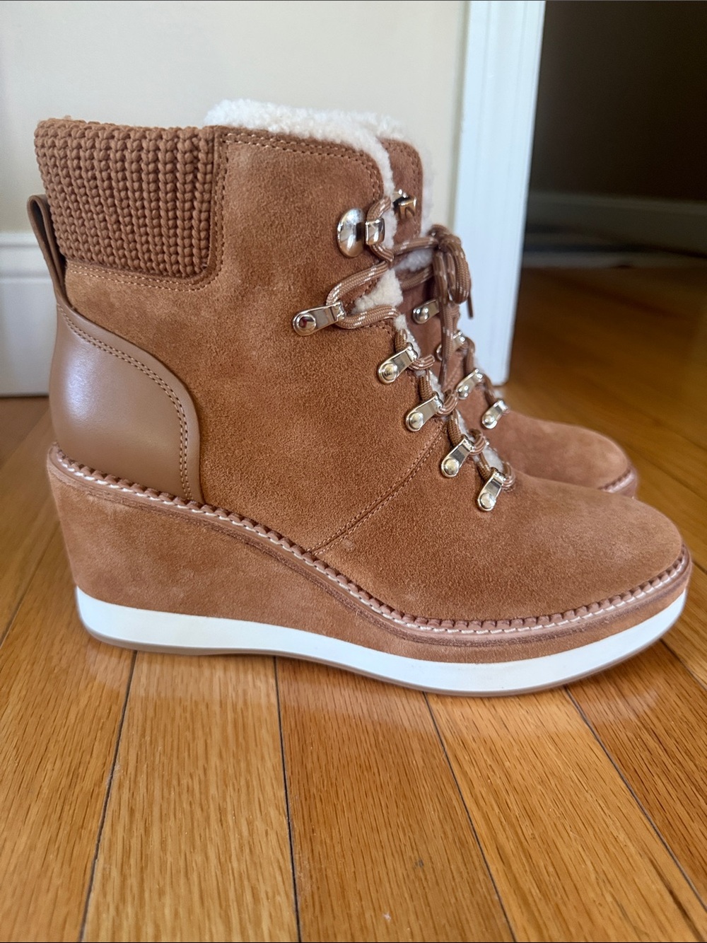 NWOB kate spade Tan/Bungalow Suede Wedge Ankle Boots with Knit Collar Size 9